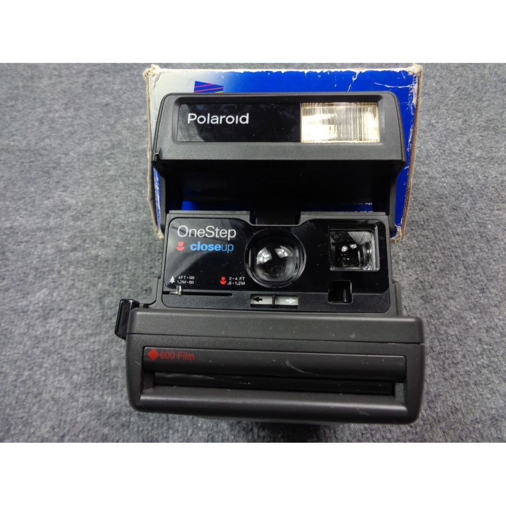 Vintage Polaroid One Step Close Up 600 Film Instant Camera with Strap Box